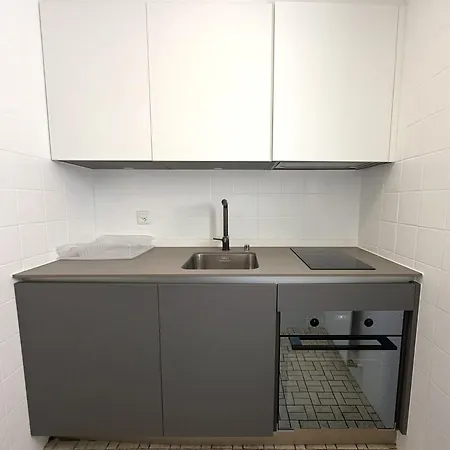 Mayenzett 33 * לויקרבאד